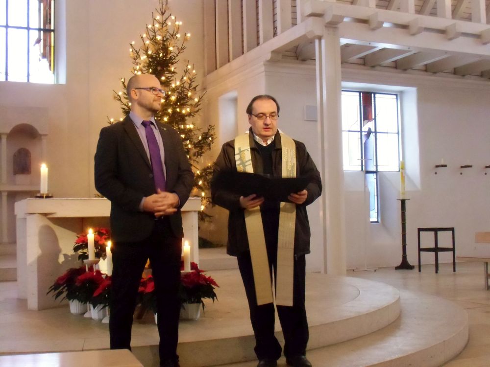 Klemens Kißner (FeG Dillingen-Steinheim) und Lothar Hartmann bei der Predigt