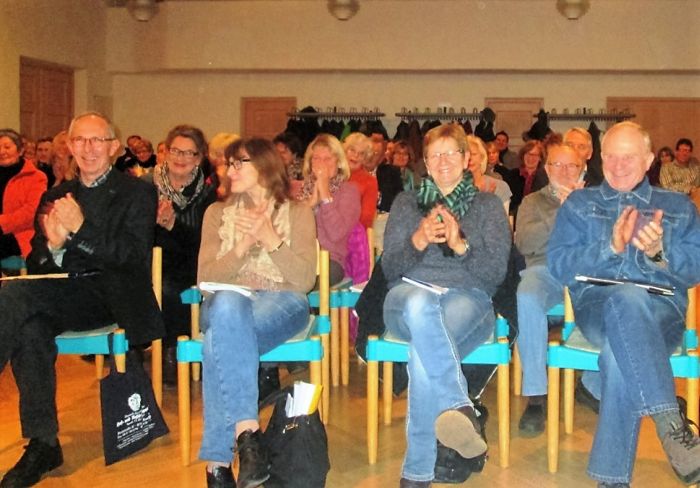 Applaus für ein Jahr Engagement für die Menschenwürde beim 11. Rundgespräch