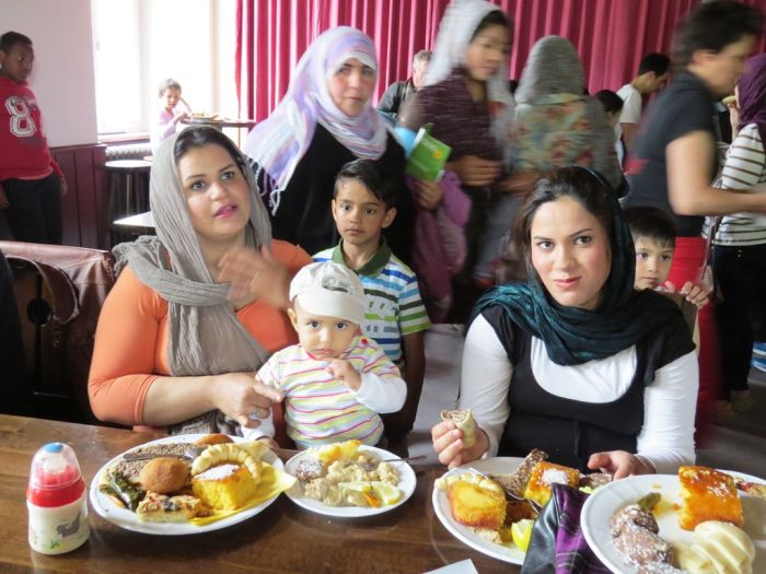 Ein Buffet aus syrischen Speisen beim 2. Sprachtreff